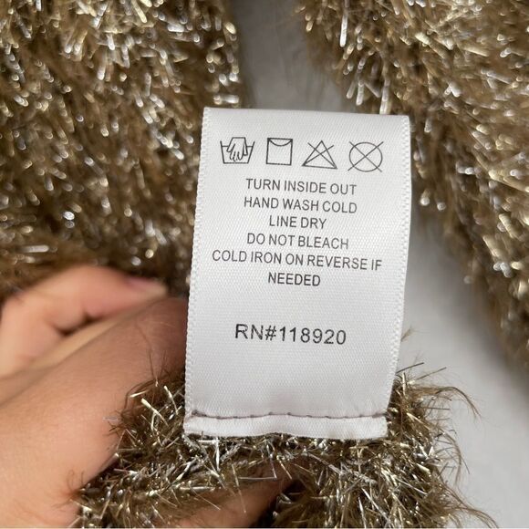 ~LucyParis Metallic Thread Sweater NWT L - Picture 5 of 9